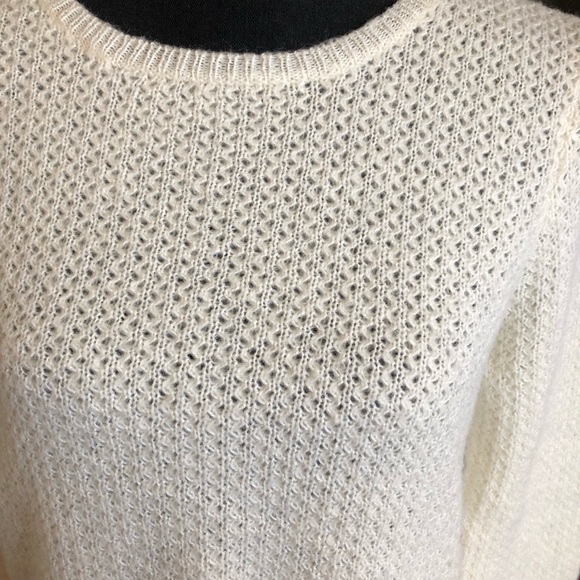 Ann Taylor cream knit sweater, lightweight, sz M - Picture 2 of 4